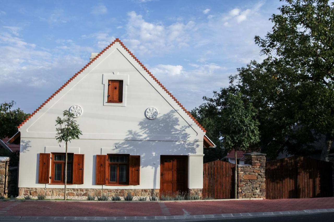 Oszter-haz Apartment