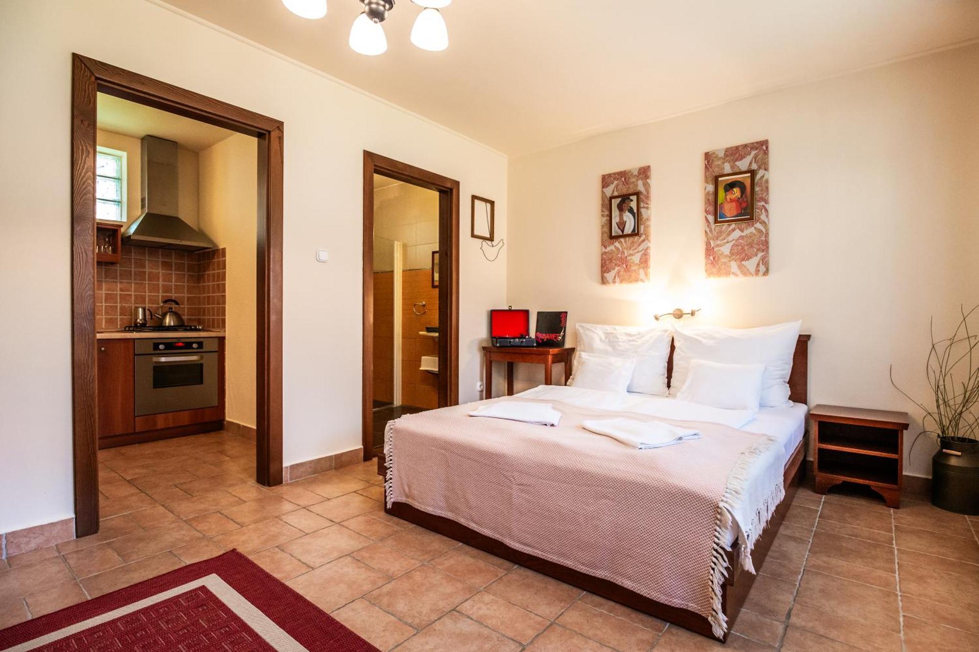 Oszter-haz Apartment *